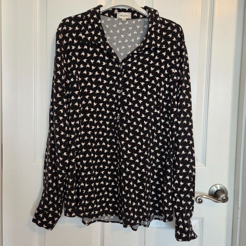 Cloth & Portrait Ladies XL Black & White Chicken Button Up Collared LS Shirt